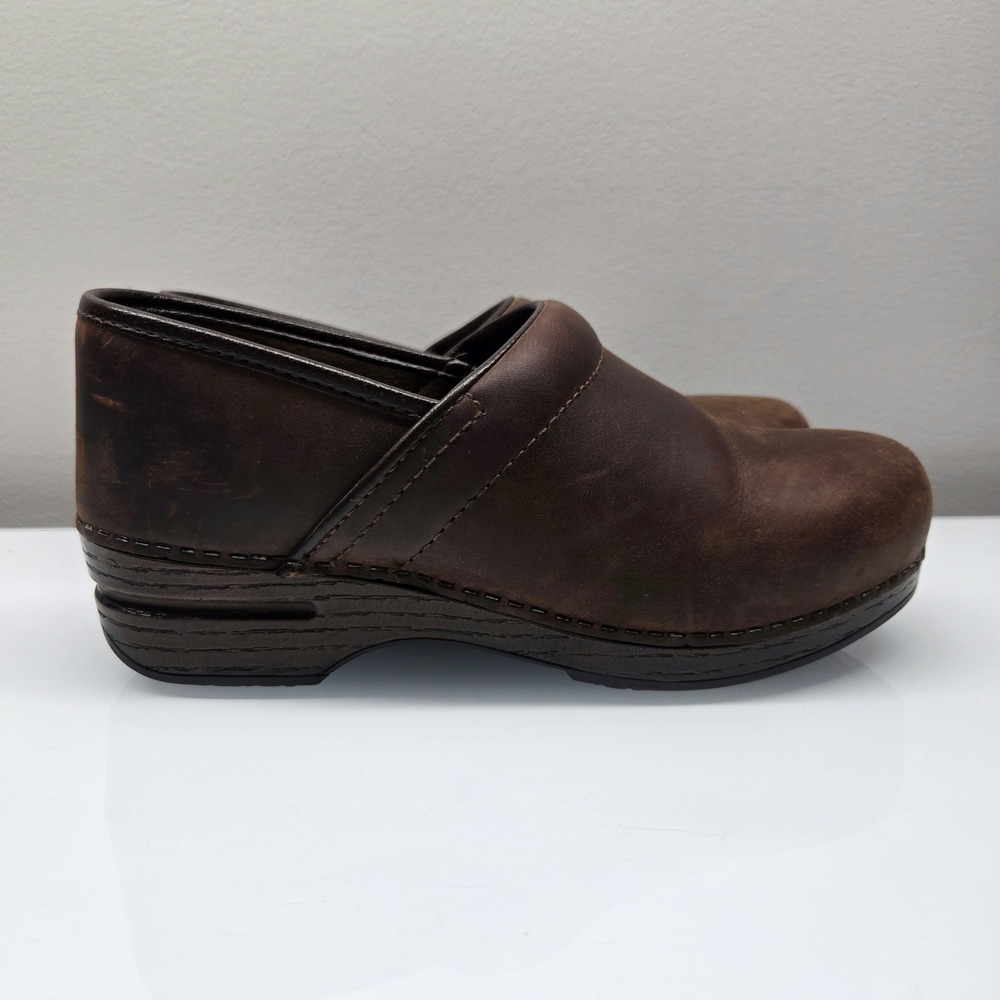 Dansko Professional Clogs EU 40 US 9.5 Brown Leather Slip On Comfort Workwear